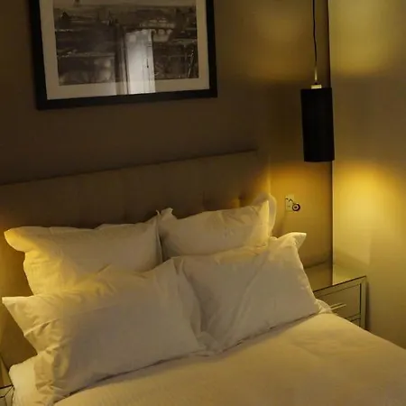 Luxury One Bedroom Paris Center Apartment *