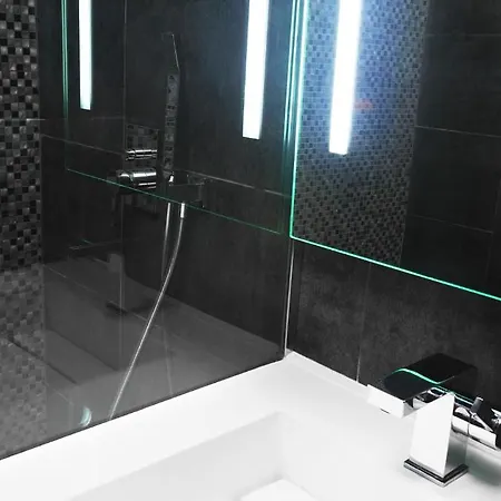 Luxury One Bedroom Paris Center Paris